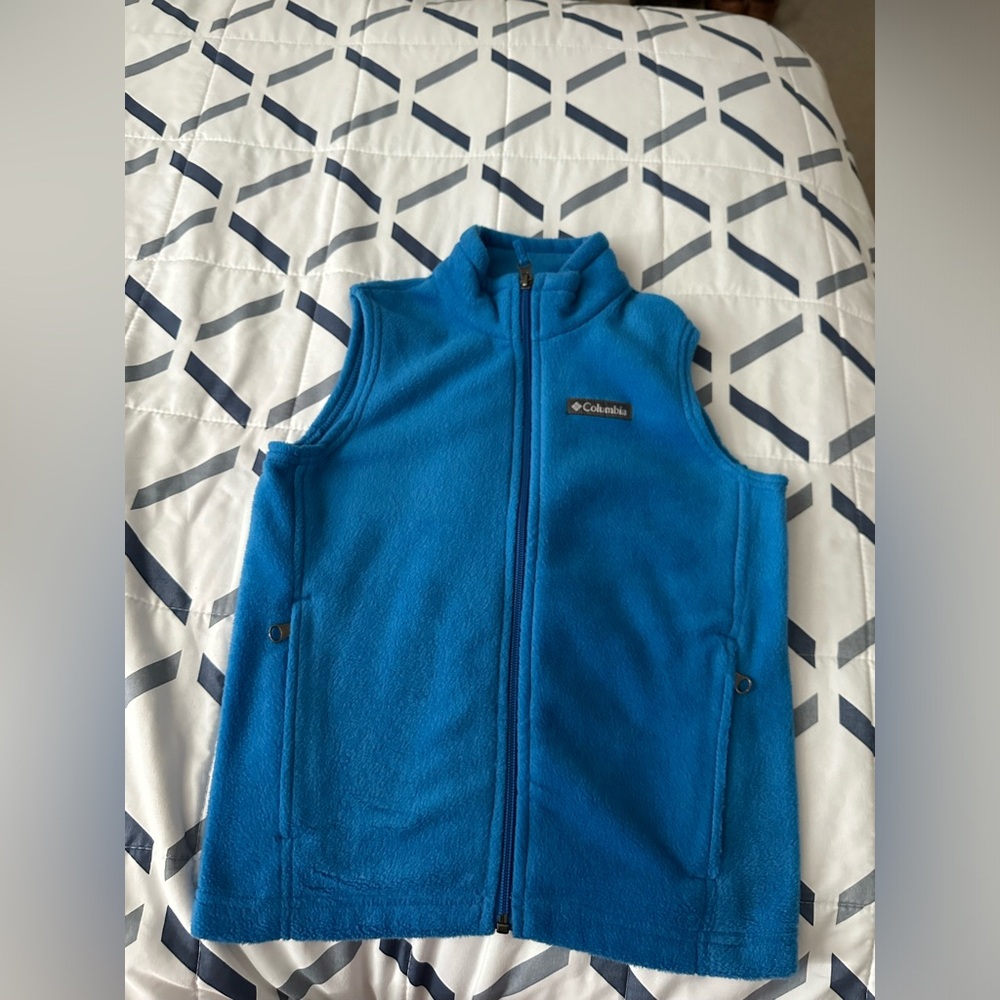 Boys Columbia vest size small (8)
